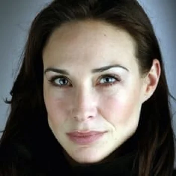 Claire Forlani
