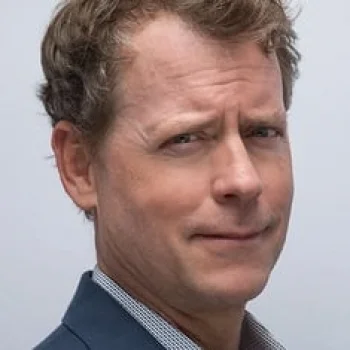 Greg Kinnear