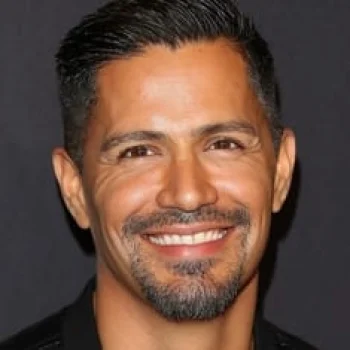 Jay Hernandez