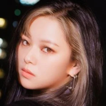 JEONGYEON