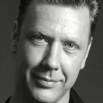 Mikael Persbrandt