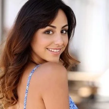 Rafaella Biscayn-Debest