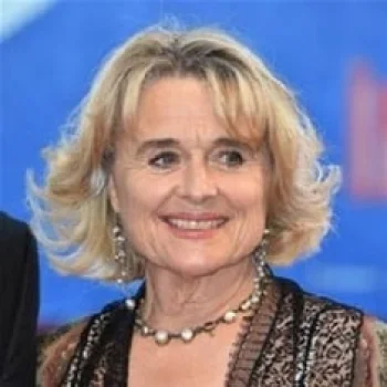 Sinéad Cusack