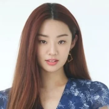 Stephanie Lee