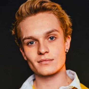 Tom Glynn-Carney
